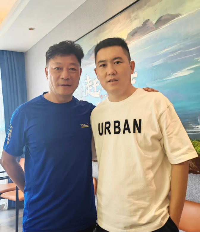 伊小军与著名演员赵凯合影