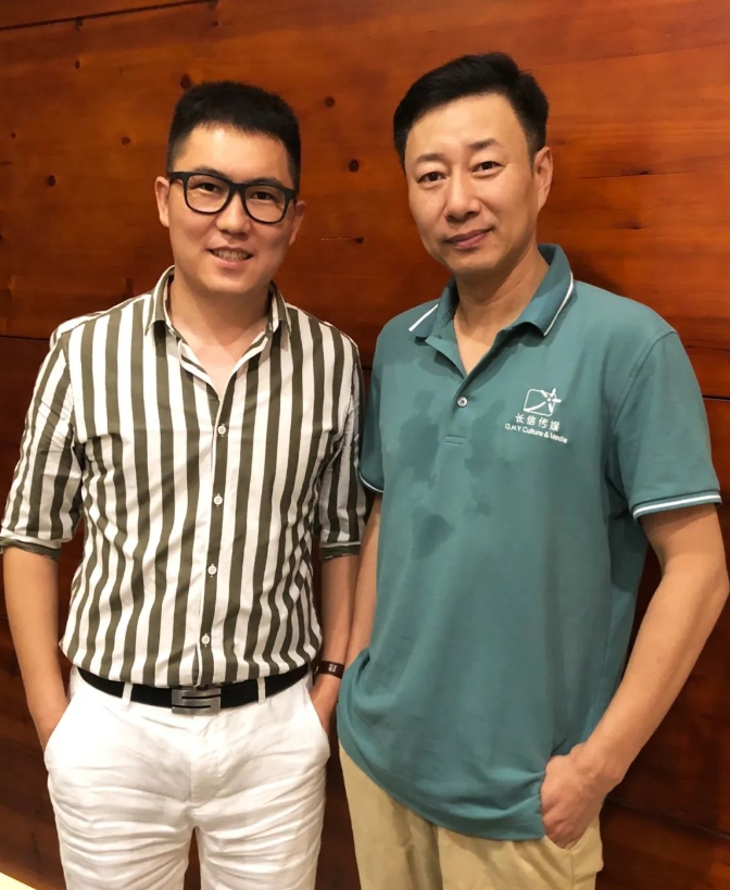伊小军与著名演员于鸿洲合影